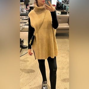 Sweater off- the- shoulder HM